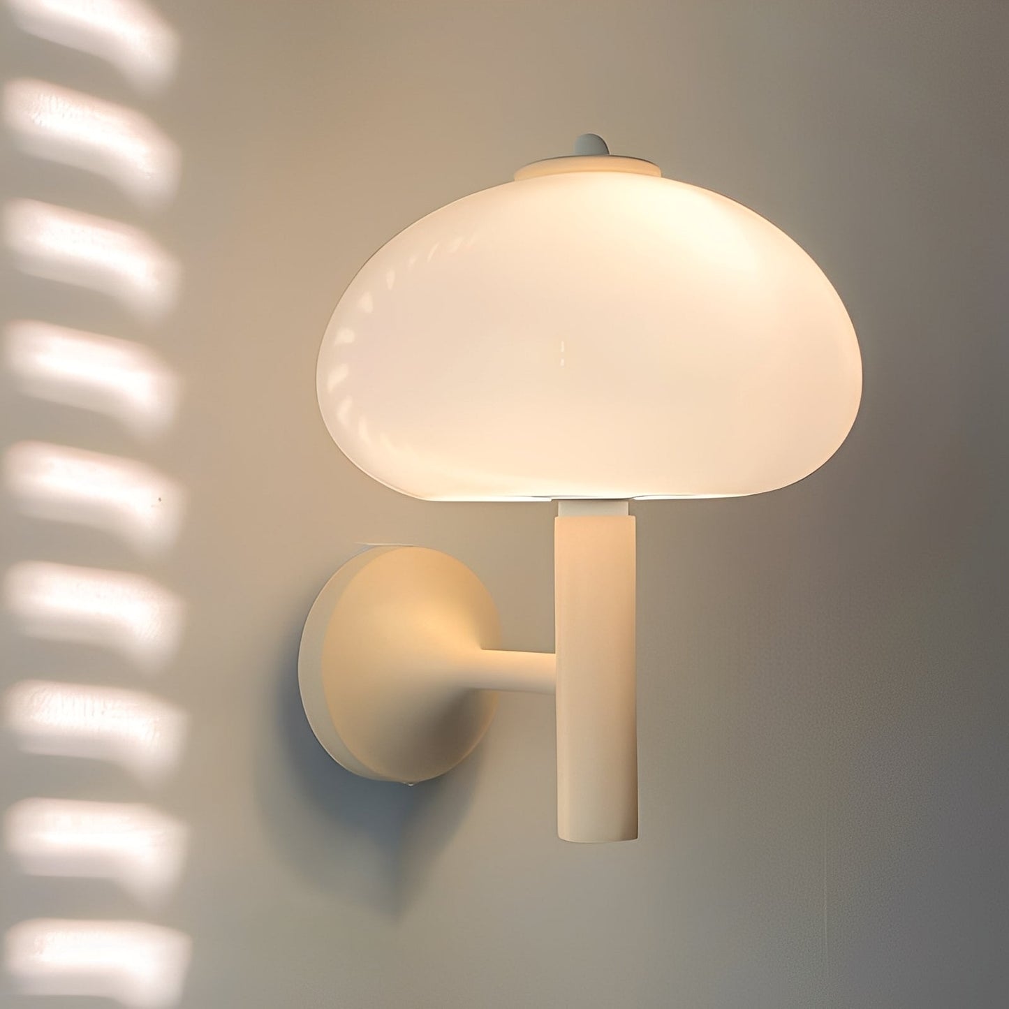 Thea – Vintage Pilz-Wandlampe
