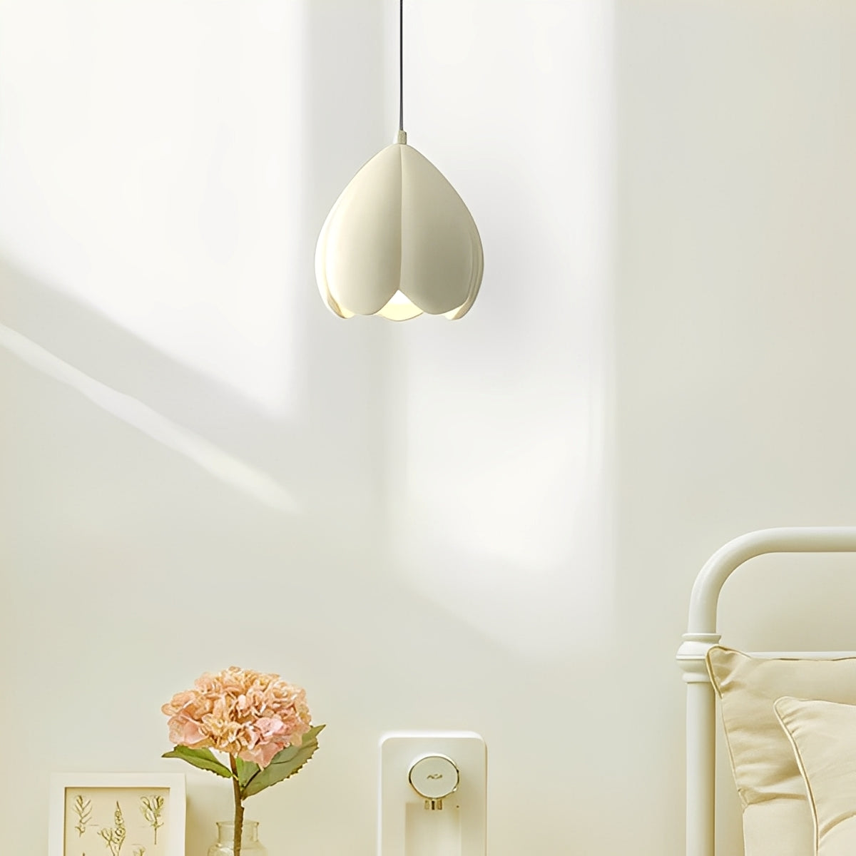 Camille – Hängelampe in Blumenform