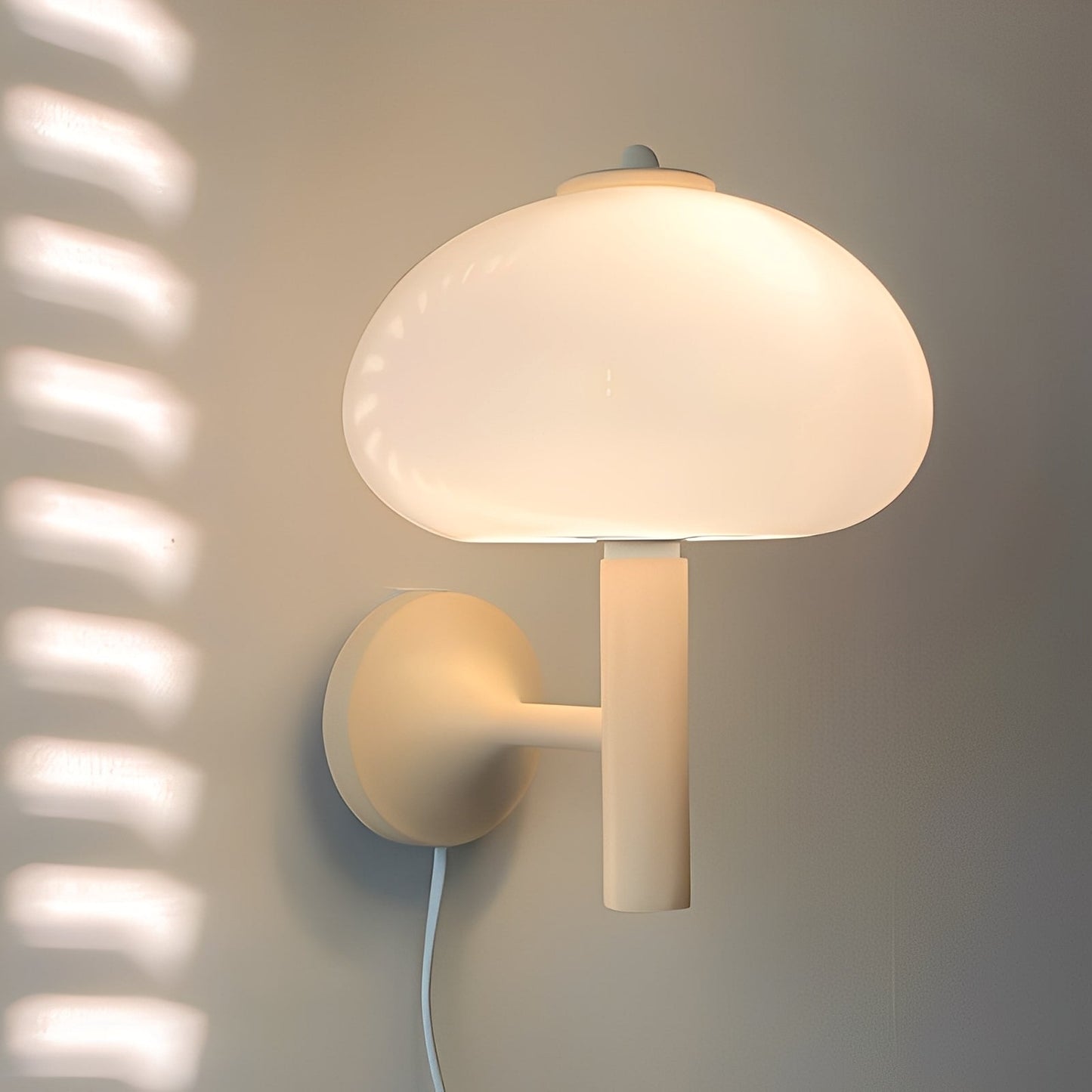 Thea – Vintage Pilz-Wandlampe