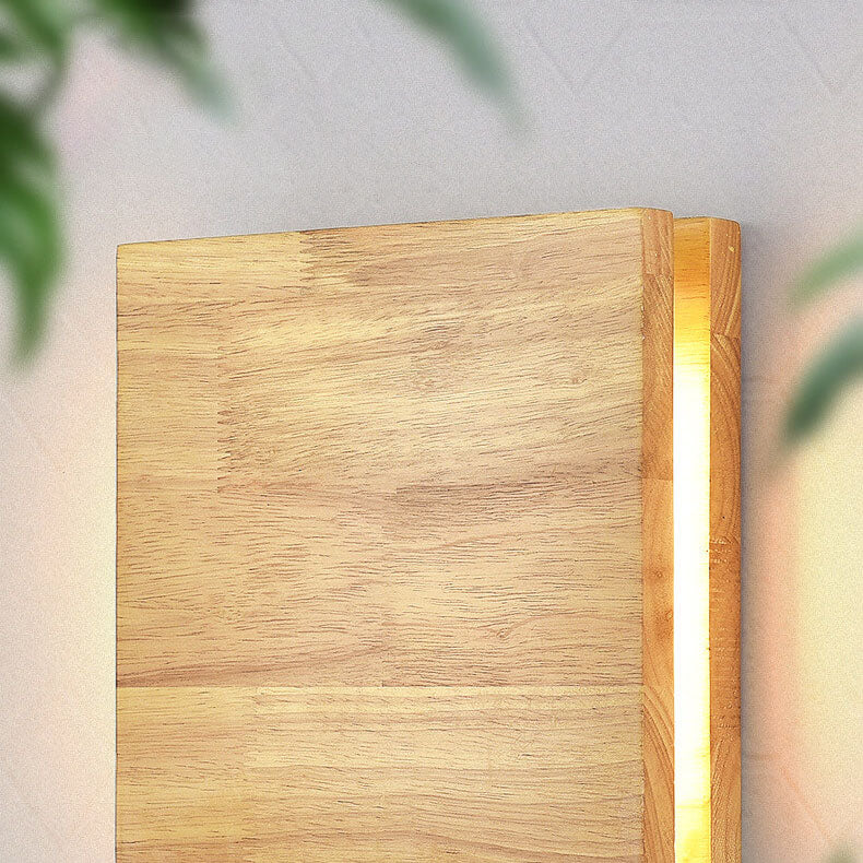 Norah – Wandlampe aus Massivholz