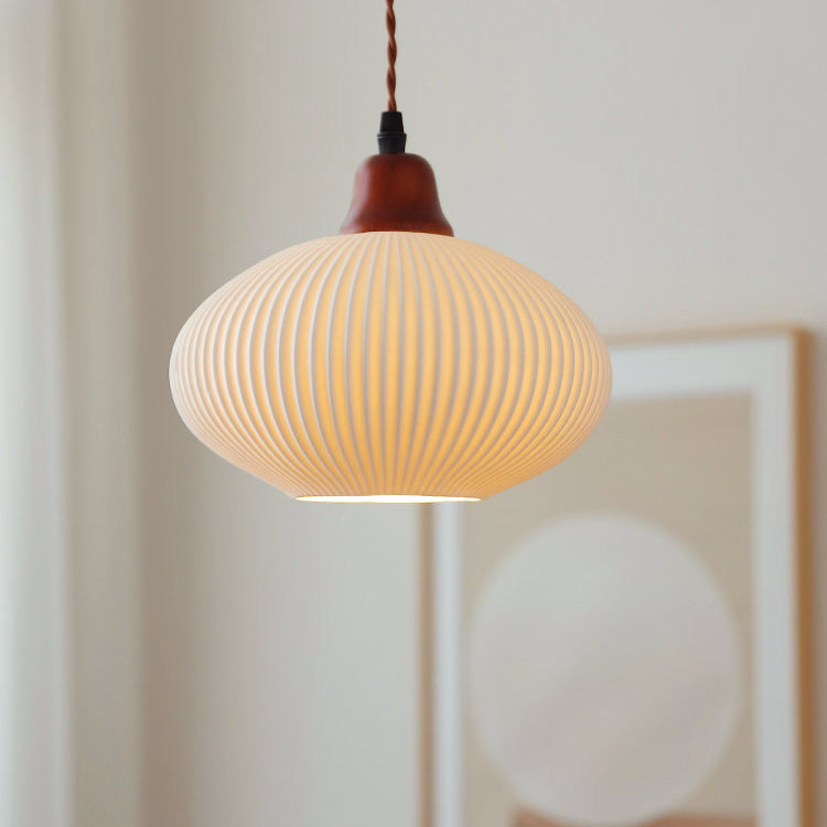 Haru – Rustikale Pendelleuchte aus Holz und Keramik
