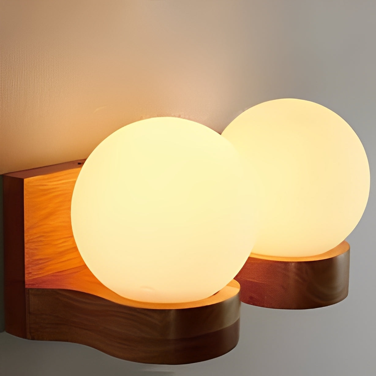 Alvaro – Schicke Holz-Wandlampe