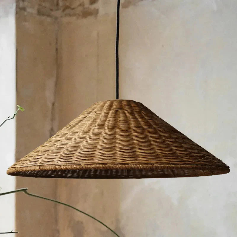 Niva – Boho Pendelleuchte aus Rattan
