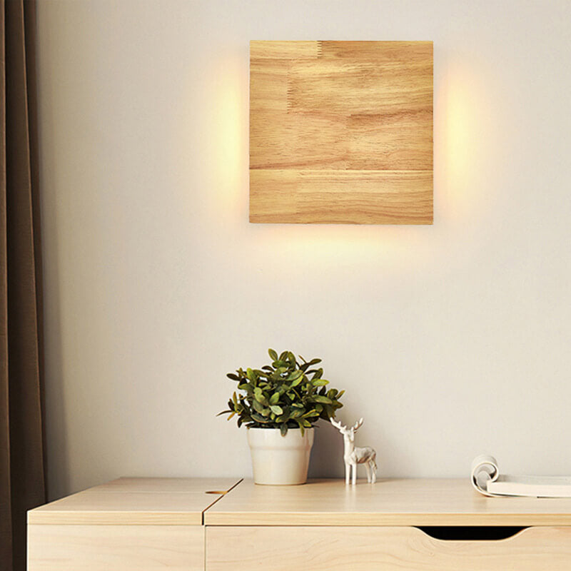 Norah – Wandlampe aus Massivholz