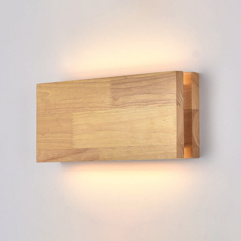 Norah – Wandlampe aus Massivholz