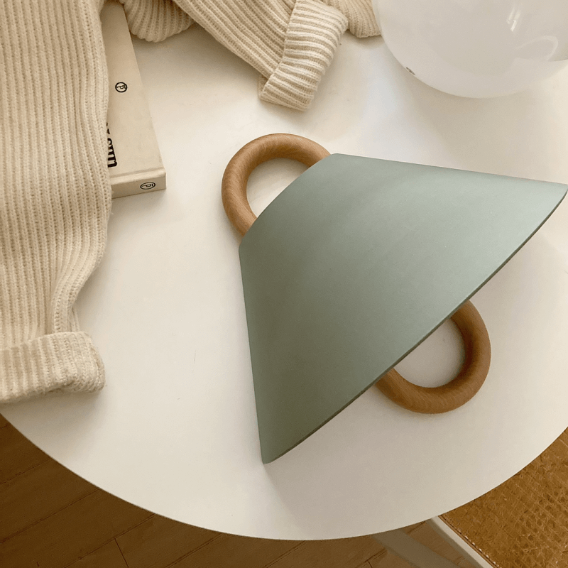 Aurelia – LED Wandlampe aus Buchenholz