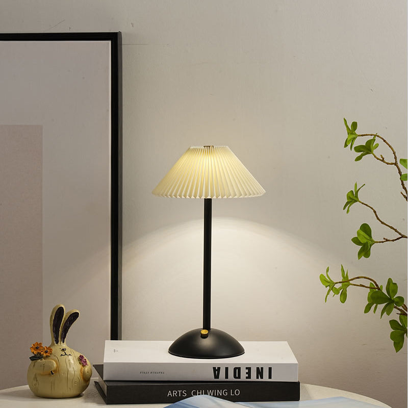 Cleah – Klappbare Nachttischlampe mit Ladestation