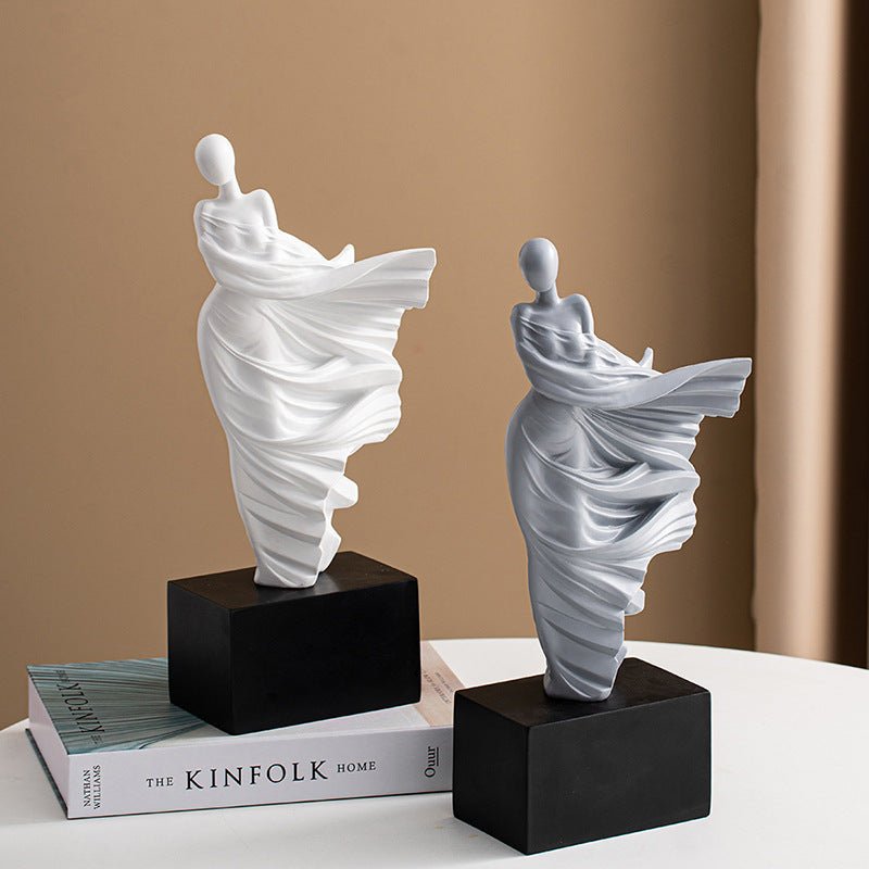 Meilin – Kunstfigur im skulpturalen Design