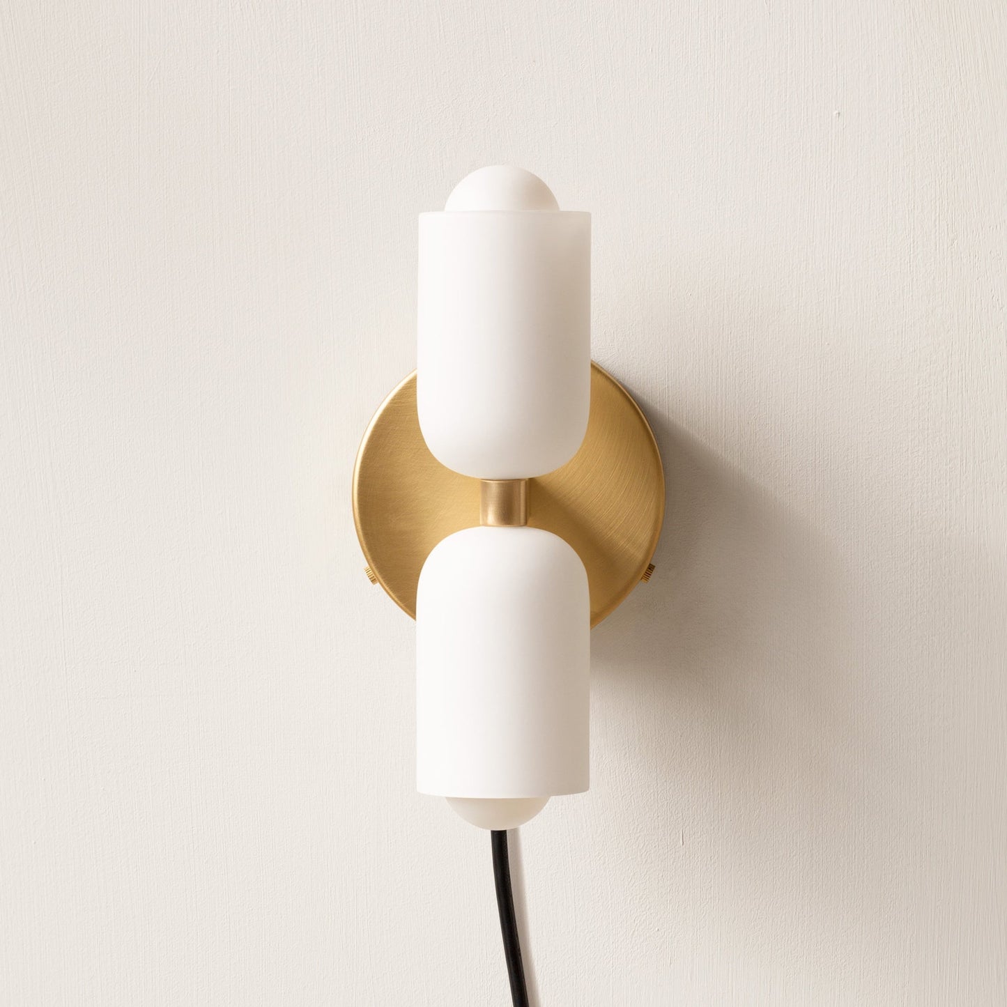 Elodie – Moderne cremefarbene Wandlampe mit zwei Köpfen