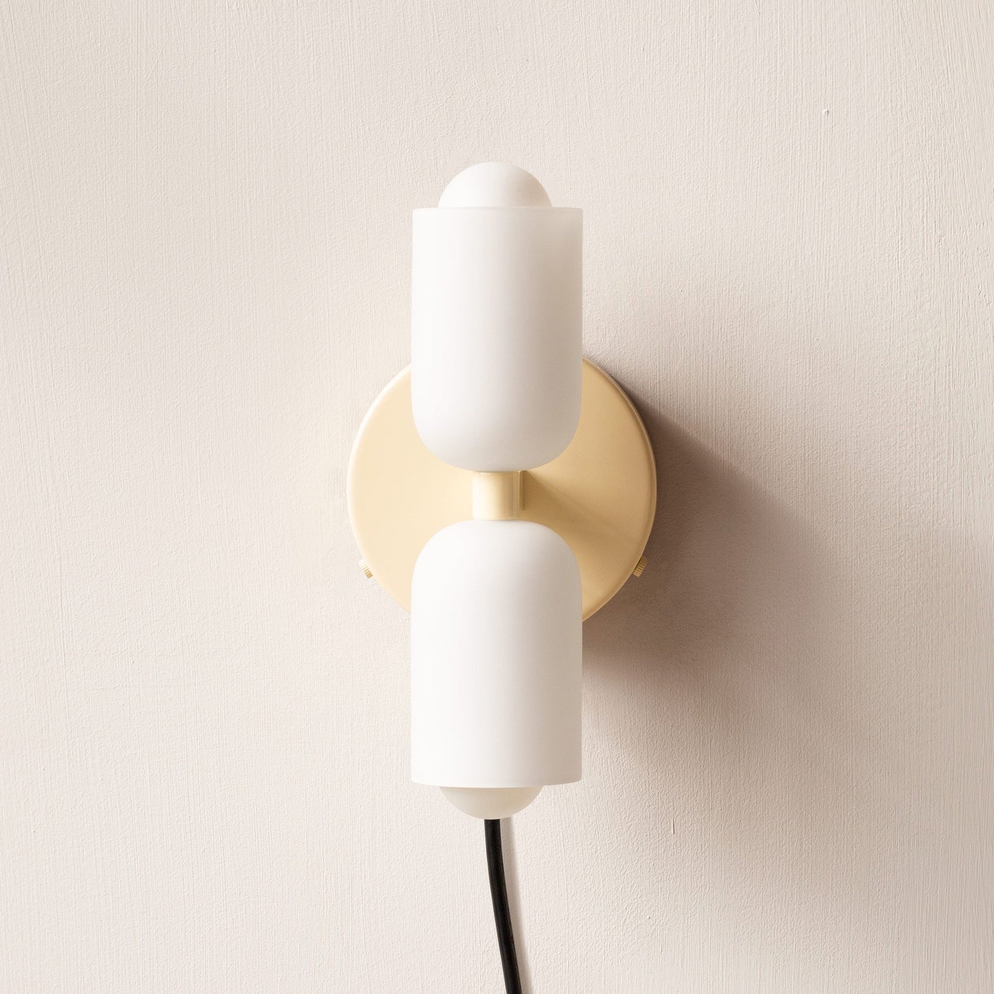 Elodie – Moderne cremefarbene Wandlampe mit zwei Köpfen
