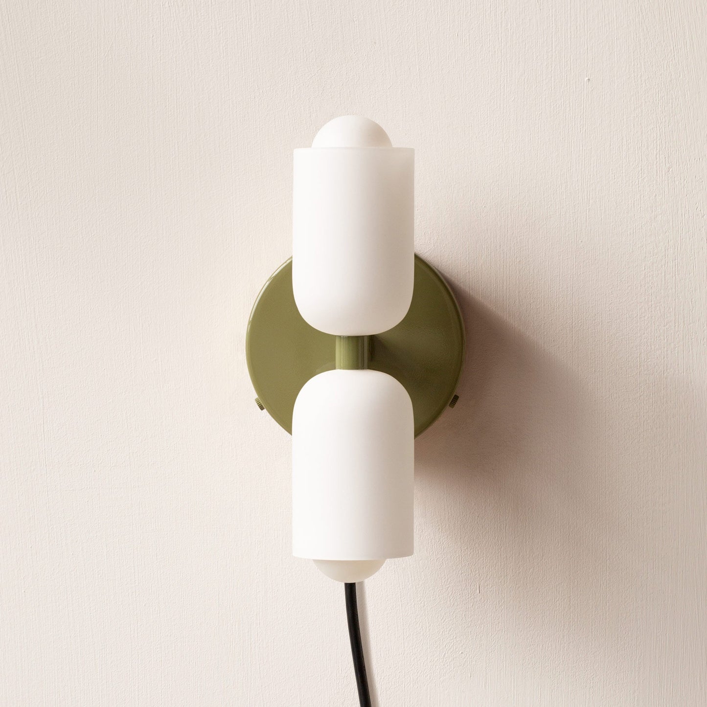 Elodie – Moderne cremefarbene Wandlampe mit zwei Köpfen