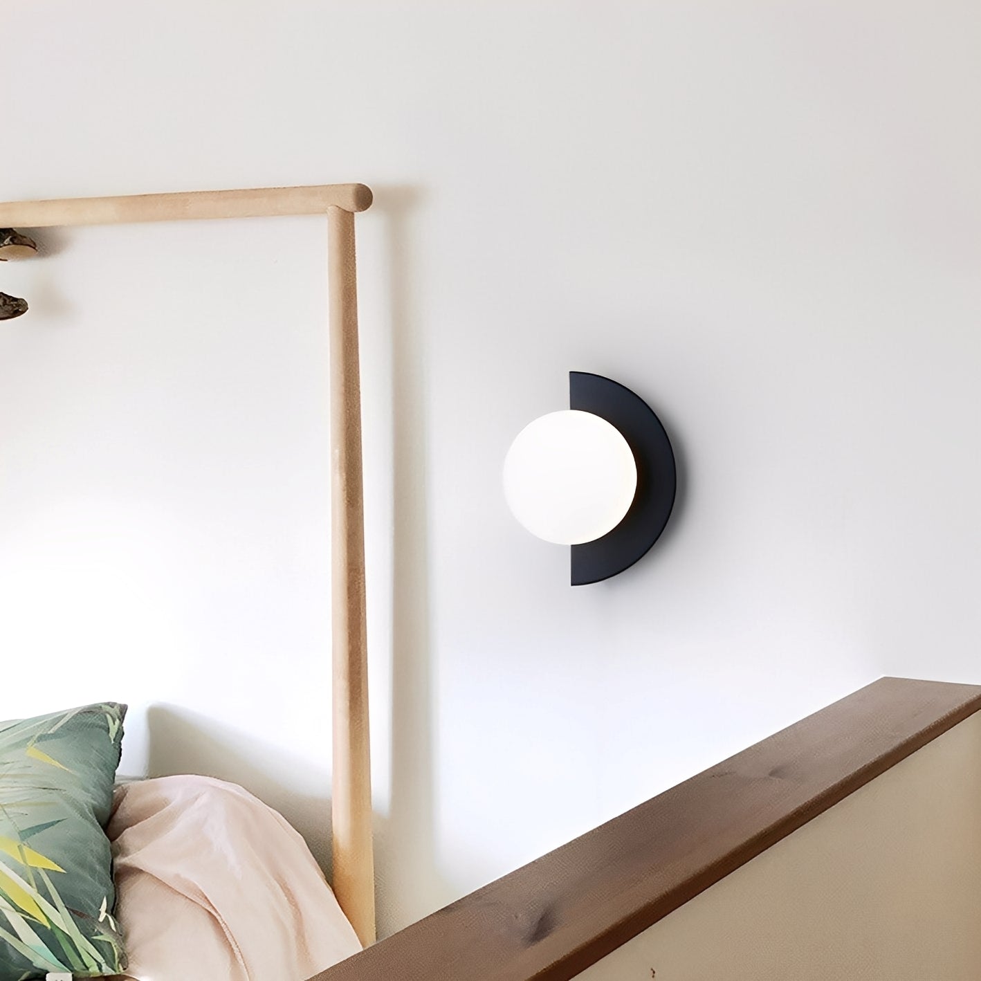 Lia – Farbige Wandlampe für Akzentwände