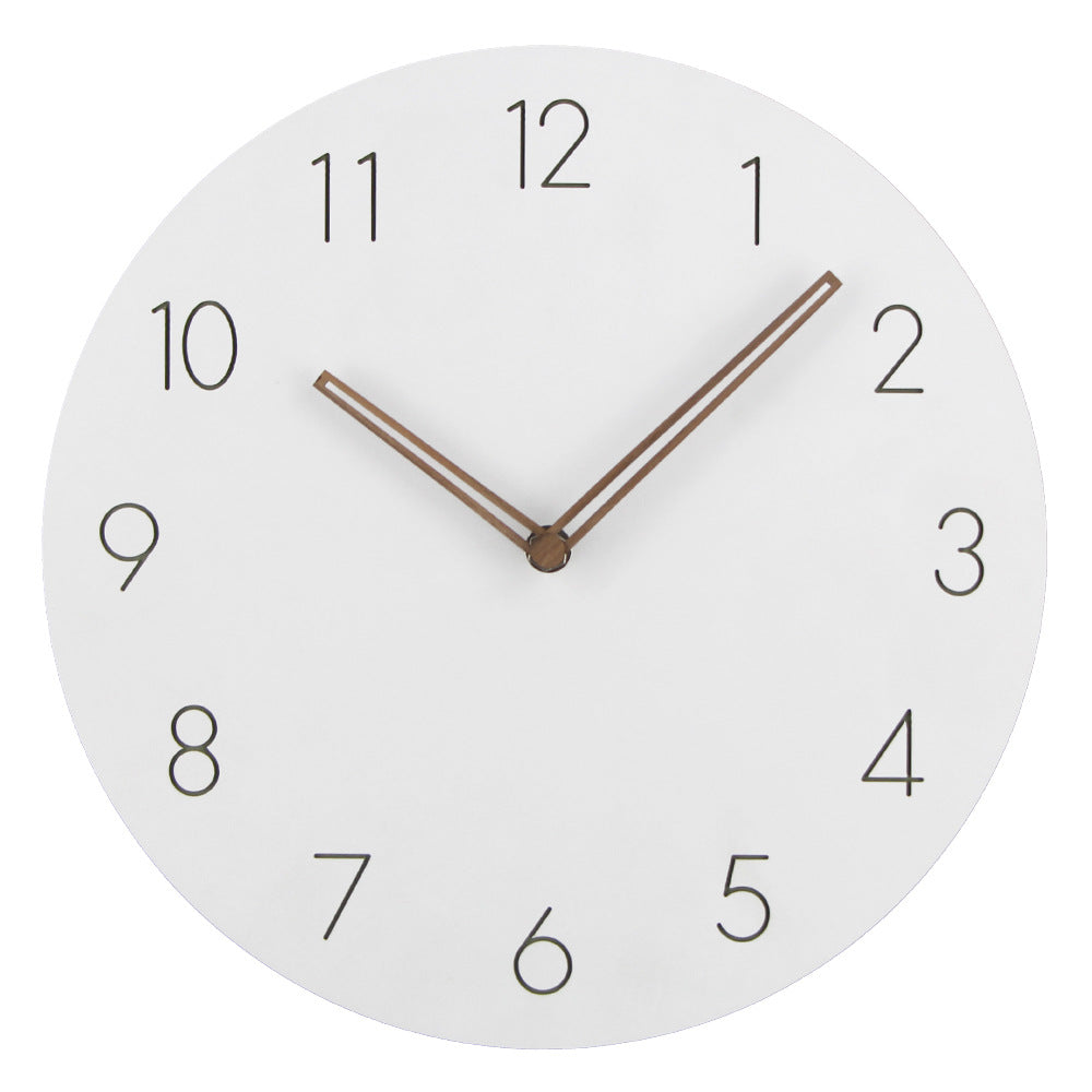 Riley – Lautlose Skandinavische Wanduhr