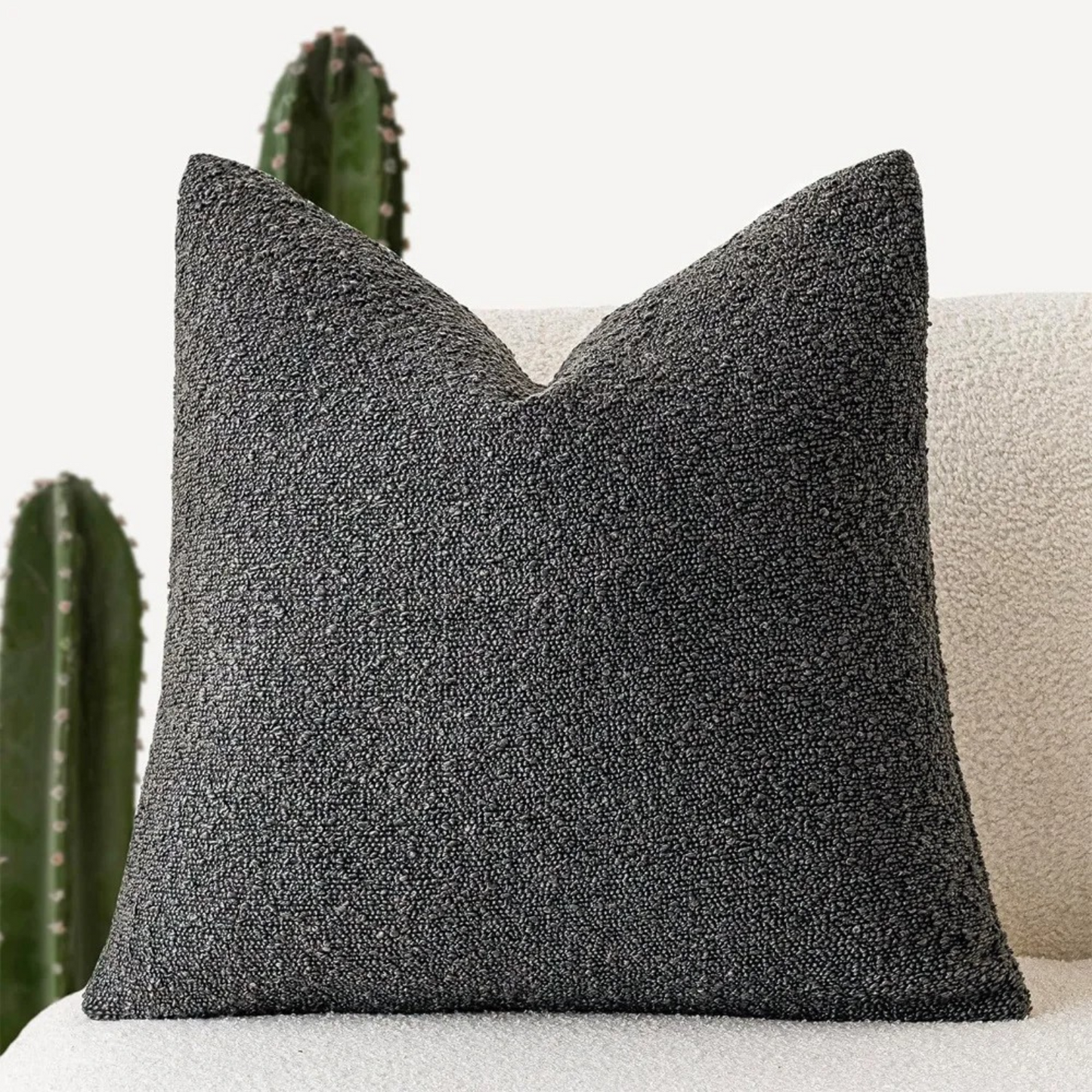 Mira – Weiche Bouclé-Kissenhüllen