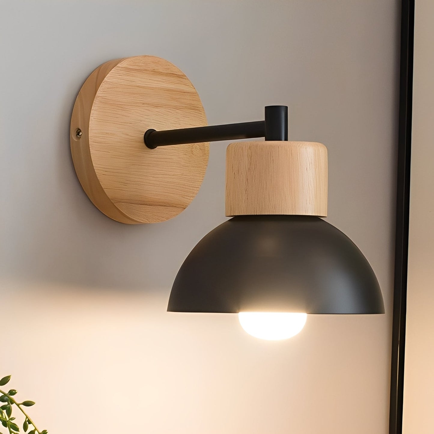 Elian – Halbkreis-Holzwandlampe