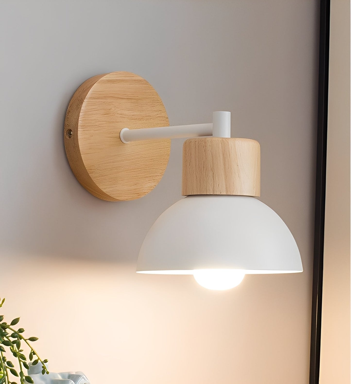 Elian – Halbkreis-Holzwandlampe