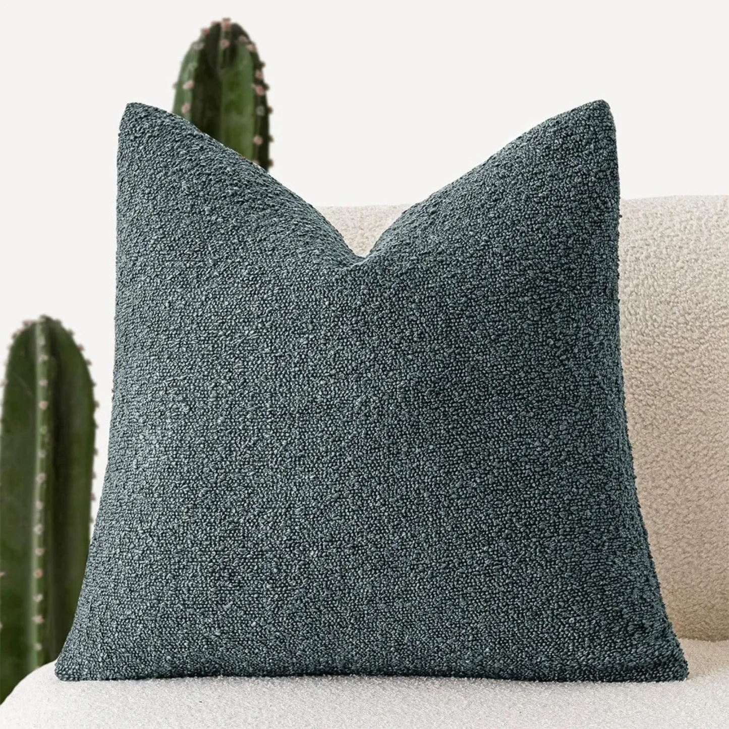 Mira – Weiche Bouclé-Kissenhüllen