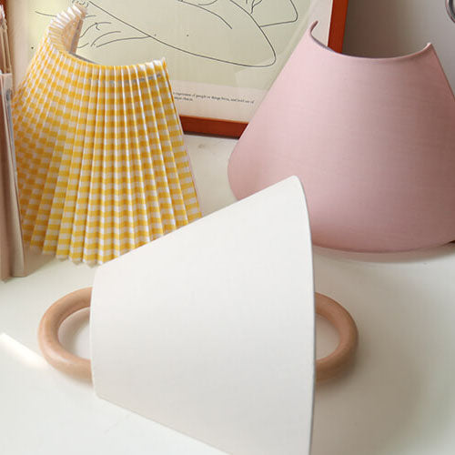 Aurelia – LED Wandlampe aus Buchenholz