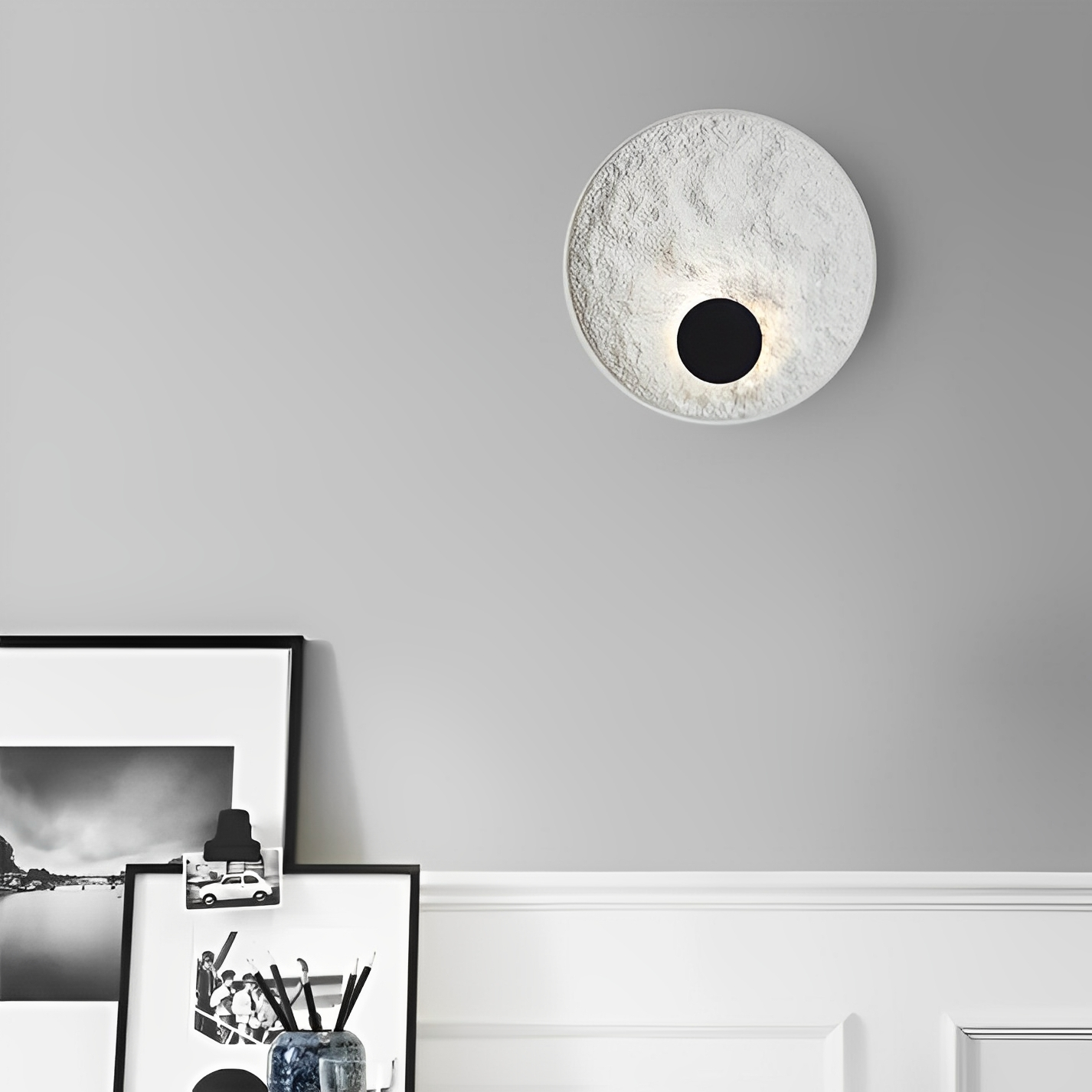 Lunaris – Runde LED-Wandleuchte mit weißem Kugel-Design
