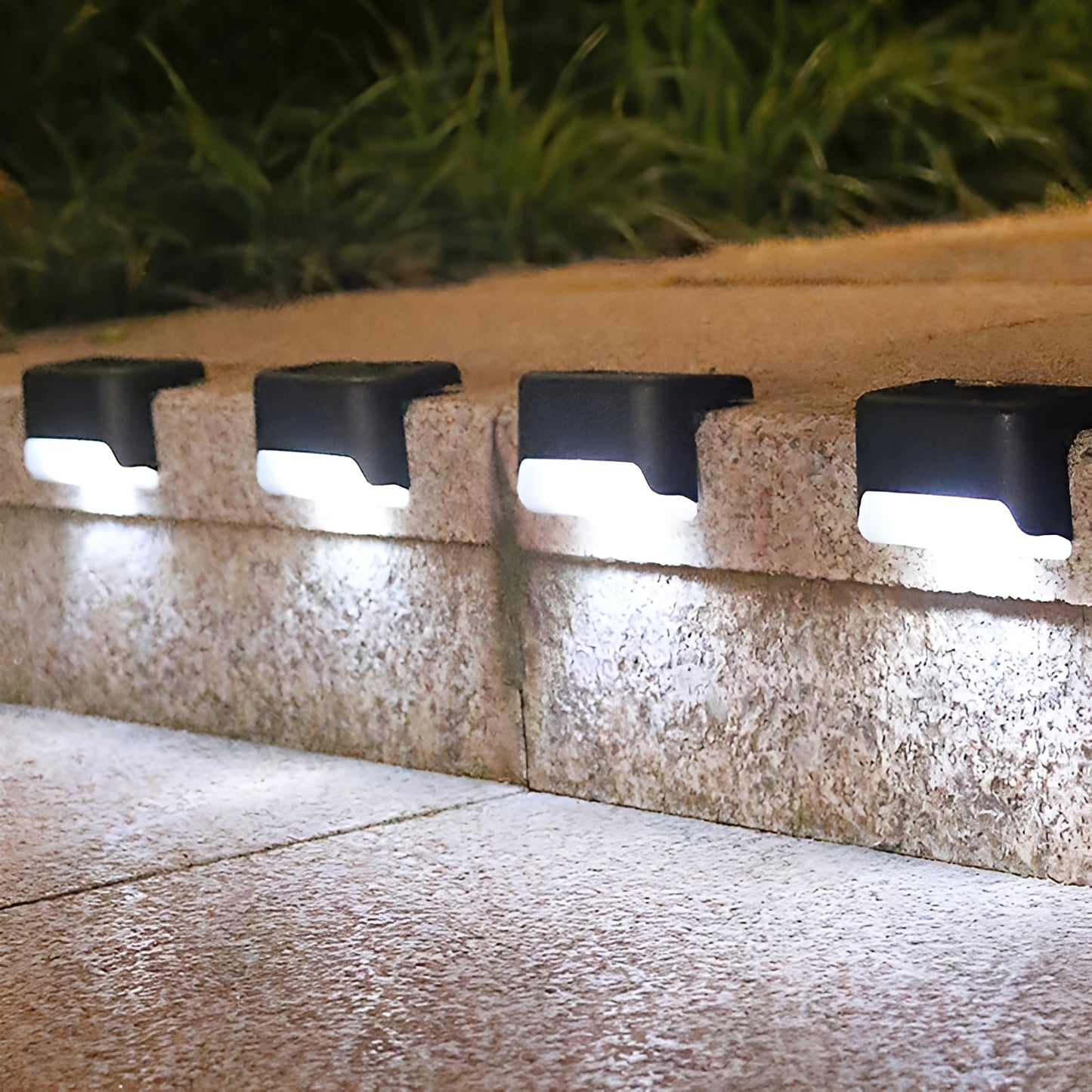 Solis – Solarbetriebene LED-Treppenlampe