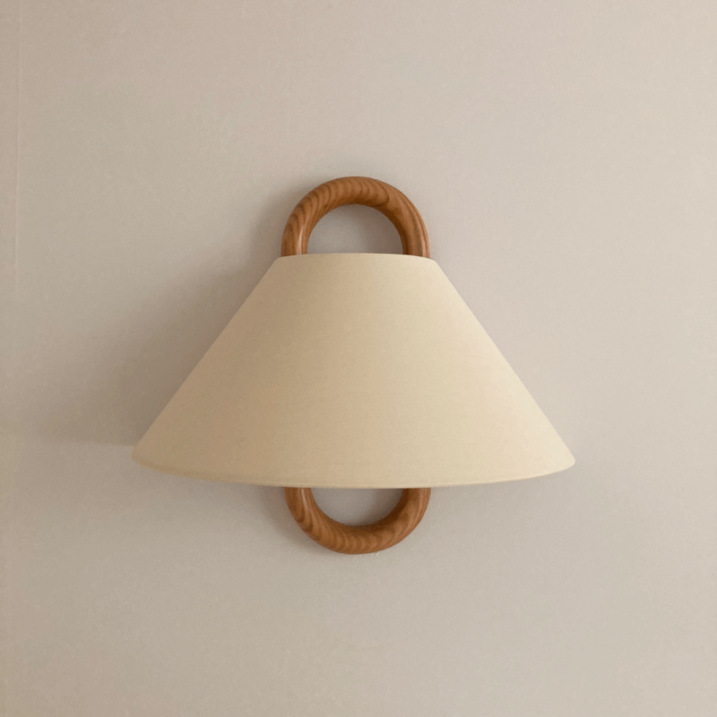 Aurelia – LED Wandlampe aus Buchenholz