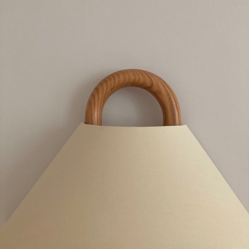 Aurelia – LED Wandlampe aus Buchenholz