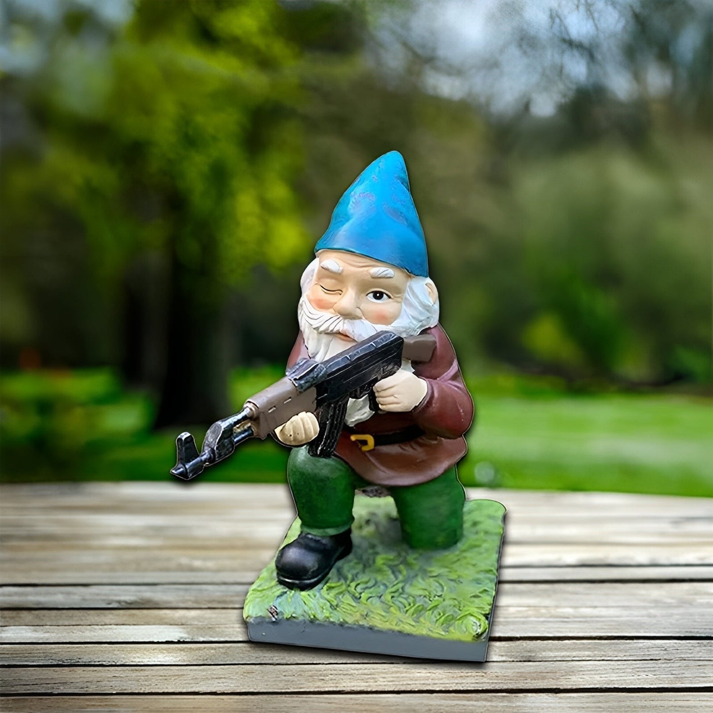 Gunner – Gartenzwerg in Tarnanzug für lustige Outdoor-Akzente