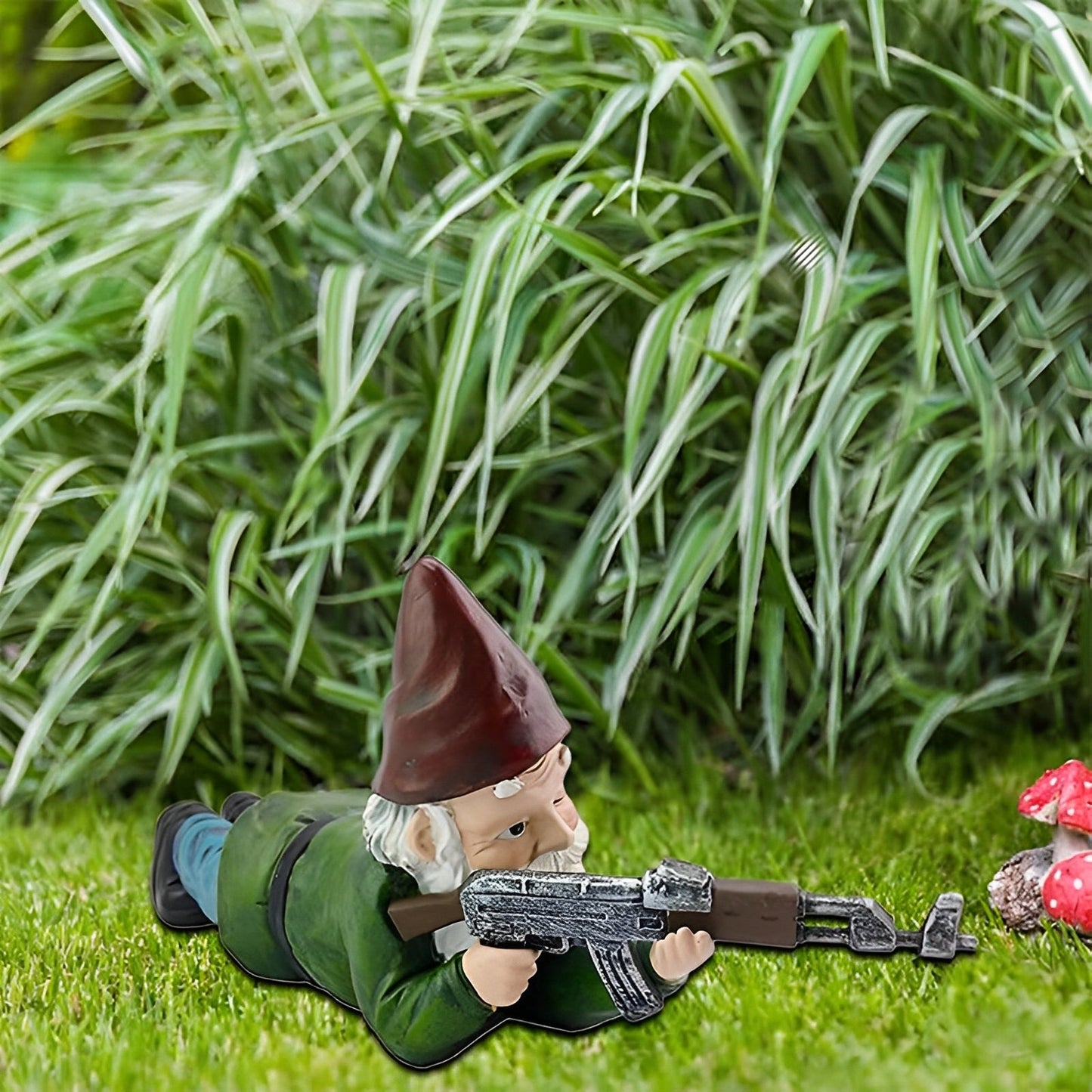 Gunner – Gartenzwerg in Tarnanzug für lustige Outdoor-Akzente