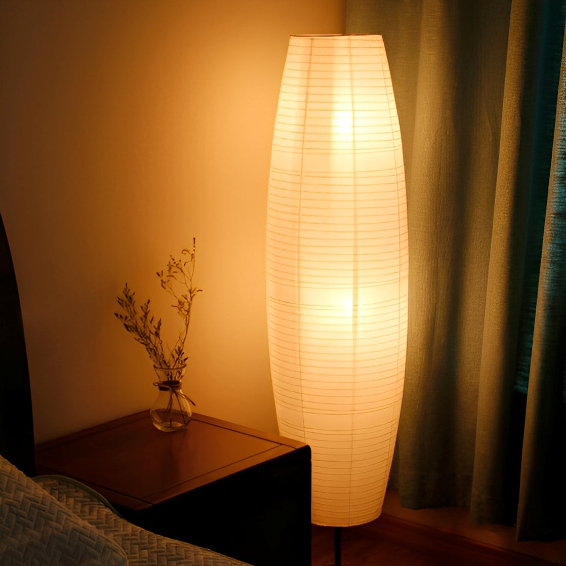 Selene – Schlichte Stehlampe