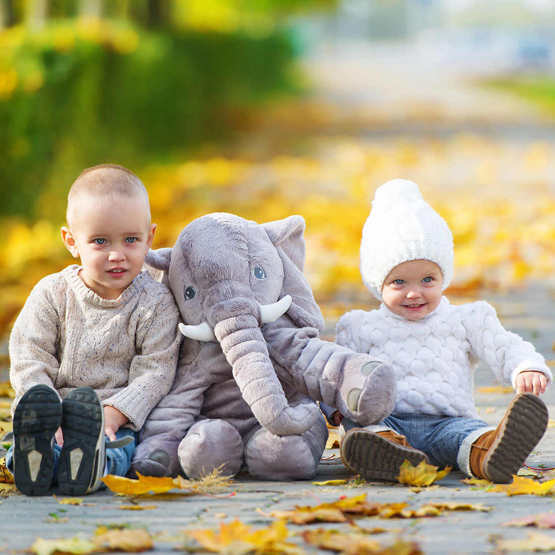 EleSnug – Niedliches Kuschelkissen in Baby-Elefantenform