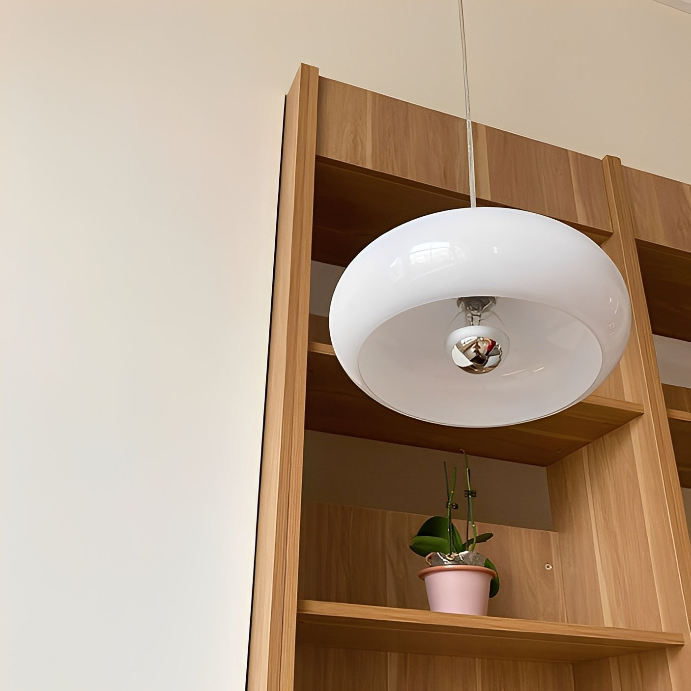 Noemi – Bauhaus Retro Restaurantlampe