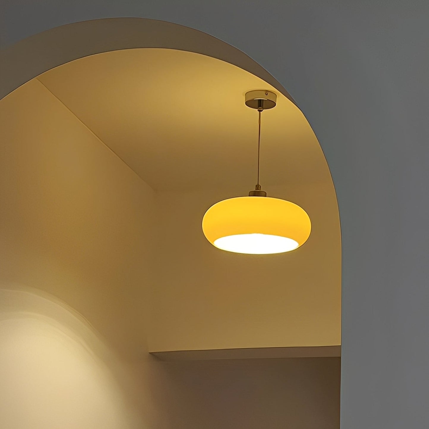 Noemi – Bauhaus Retro Restaurantlampe