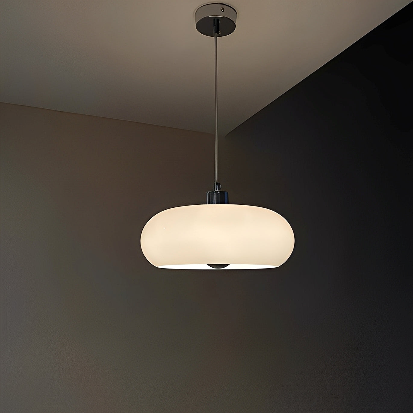 Noemi – Bauhaus Retro Restaurantlampe