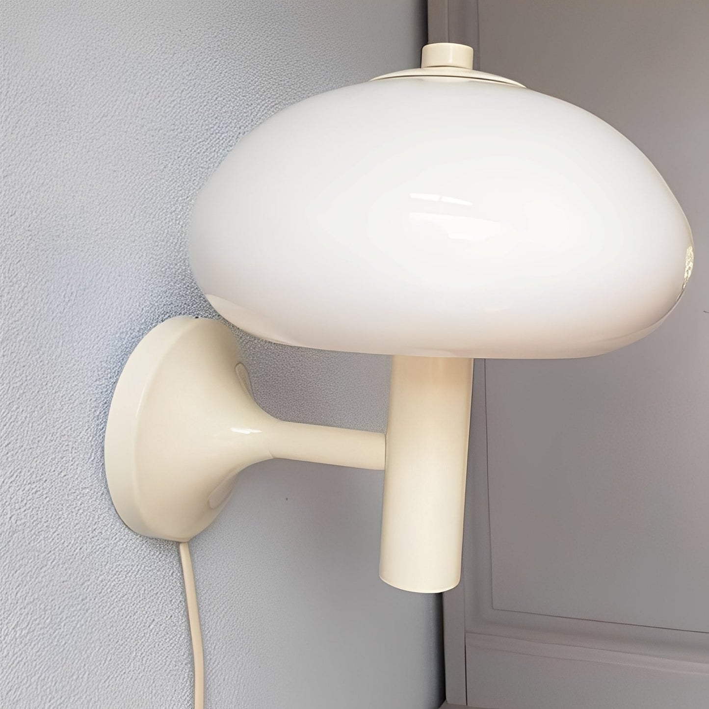 Thea – Vintage Pilz-Wandlampe