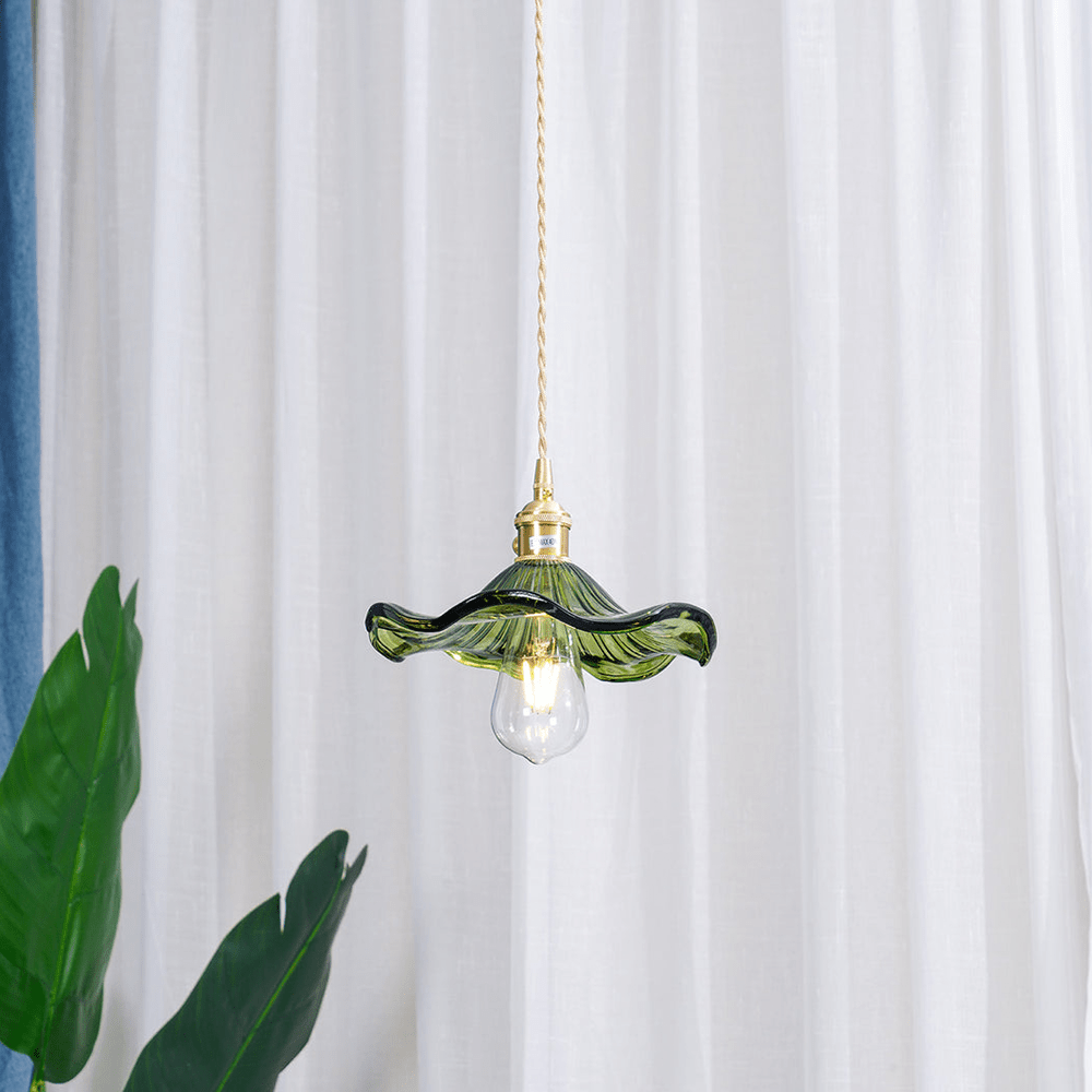 HibiGlow – Elegante Hibiskus-Blütenleuchte für sanftes Ambiente