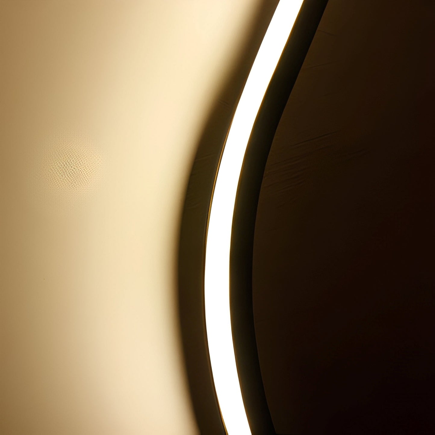 Mya – Einfache LED-Wandleuchte