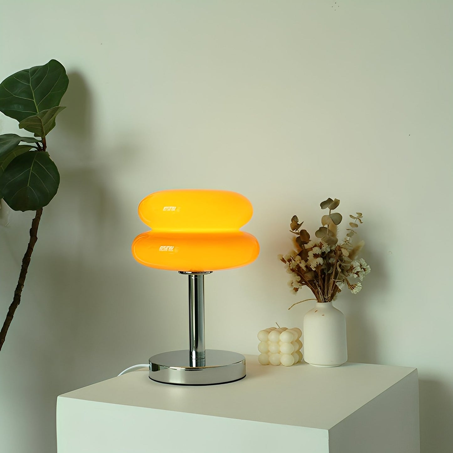 Miyu – Dekorative Glasleuchte im Cream-Design