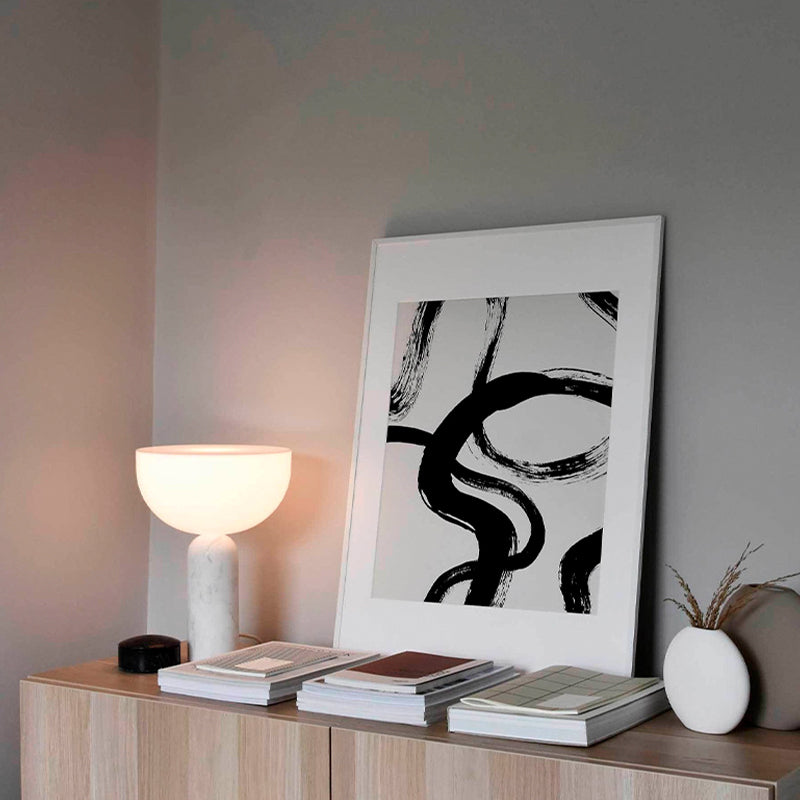 Raja – Schicke Tischlampe mit Marmorfuß und stilvollem Design