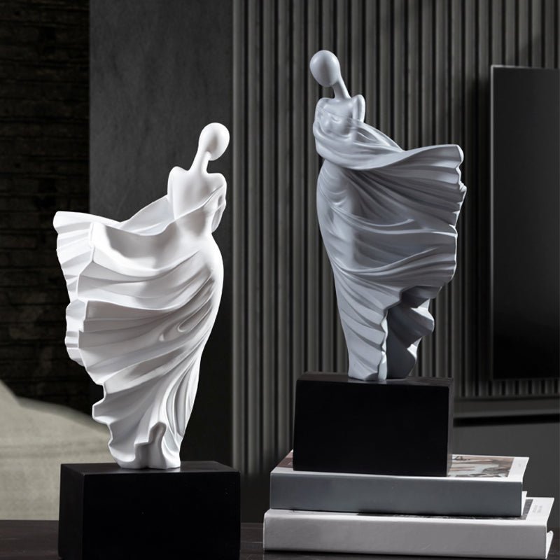 Meilin – Kunstfigur im skulpturalen Design