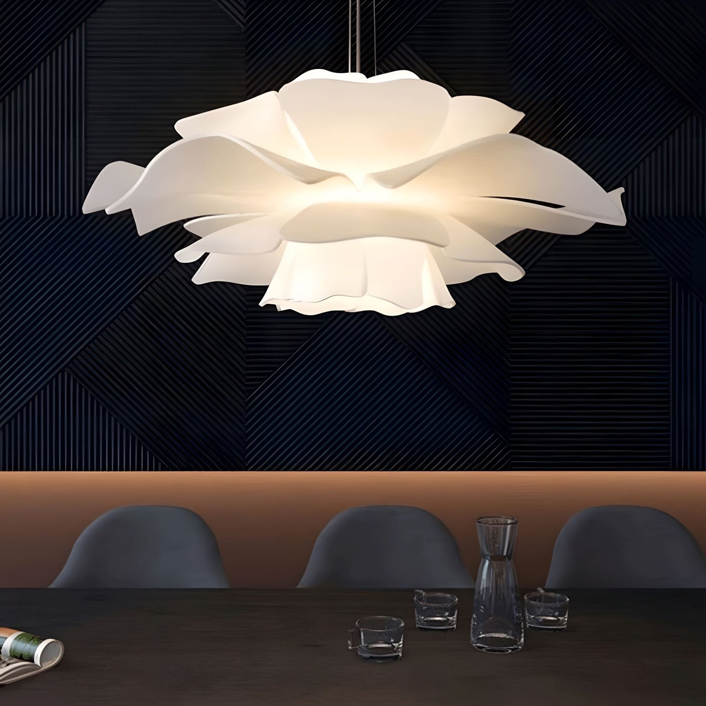 Blooming Brilliance - Moderne florale Pendelleuchte