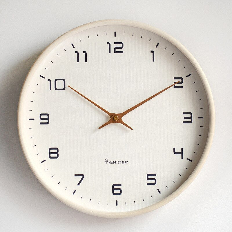Clark – Skandinavische Wanduhr aus Holz im einfachen Design