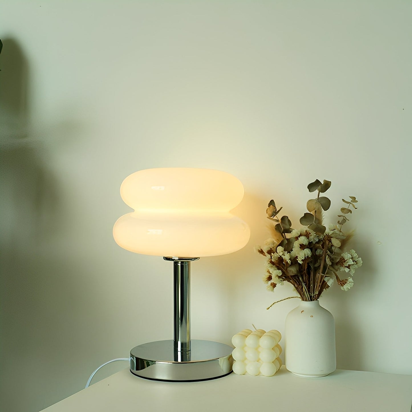 Miyu – Dekorative Glasleuchte im Cream-Design