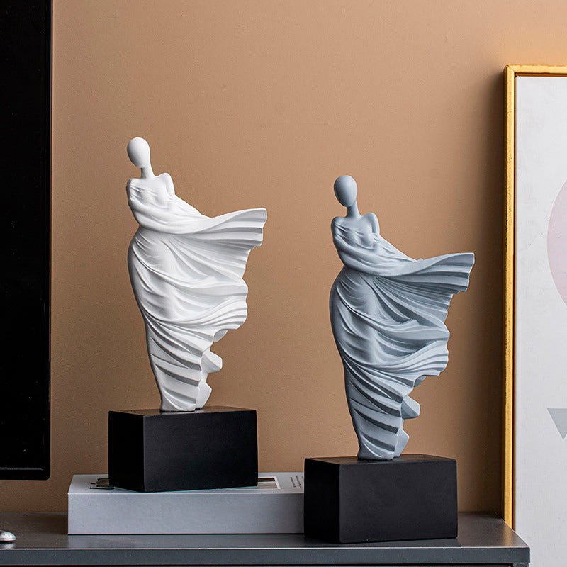 Meilin – Kunstfigur im skulpturalen Design