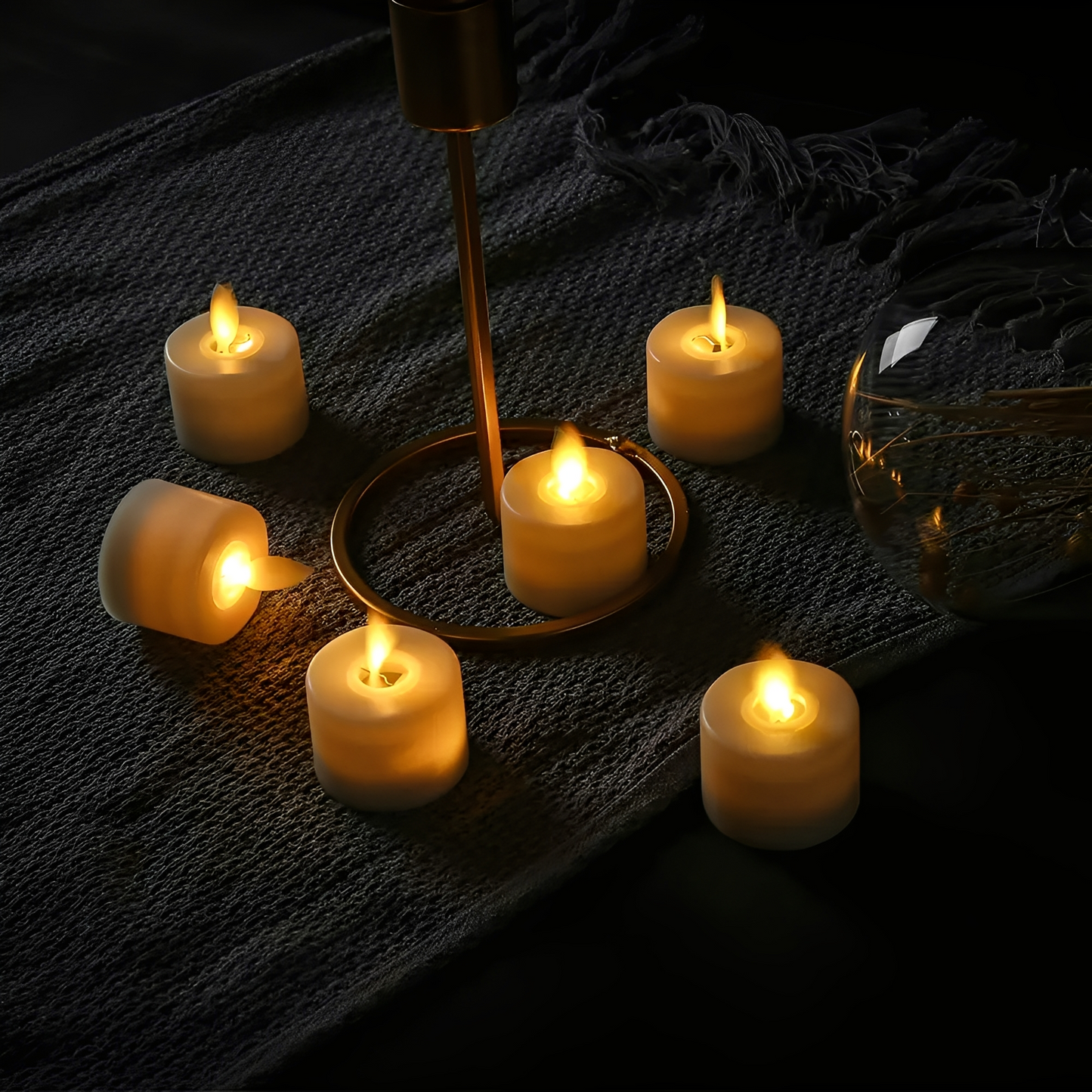 GlowLite – Bewegliche LED-Teelichtkerze in Beige