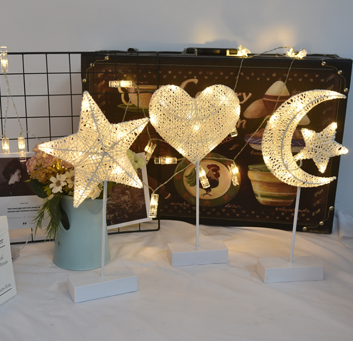 Minimalistische Deko-Tischlampe – Stilvolle Akzentbeleuchtung für modernes Wohndesign