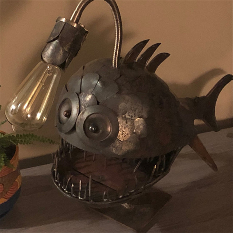 AnglerRetro – Tischlampe im Tiefsee-Anglerfisch-Design
