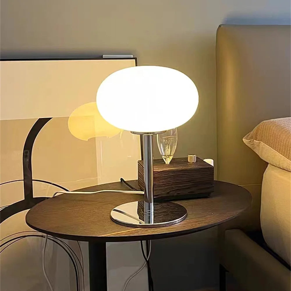 PopLight – Bunte Bauhaus-Tischlampe mit Retro-Charme