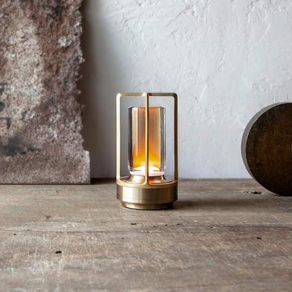 CrystalGlow – Kabellose LED-Kristalllampe im Laternenstil