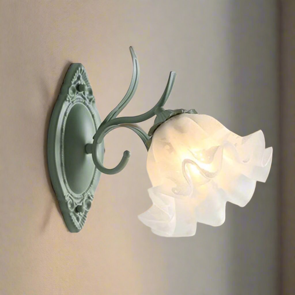 Liora – Maiglöckchen Blume Wandlampe