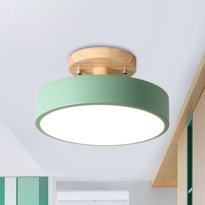 Lunira – Bunte Eisen-Deckenlampe mit Holzelement